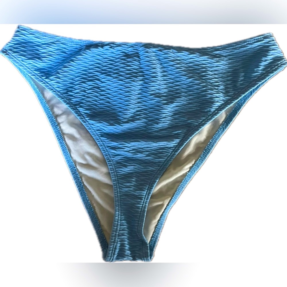 Nasty Gal Sky Blue Textured Bikini Set with adjustable straps. Women’s Size 8 - Picture 4 of 10